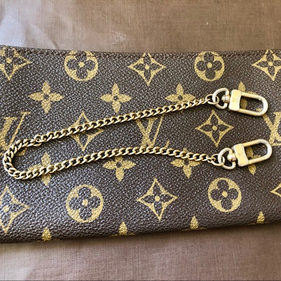 louis vuitton short chain strap
